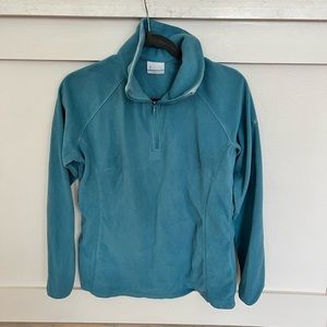 only once used pull over. only selling bc it’s too big on me!